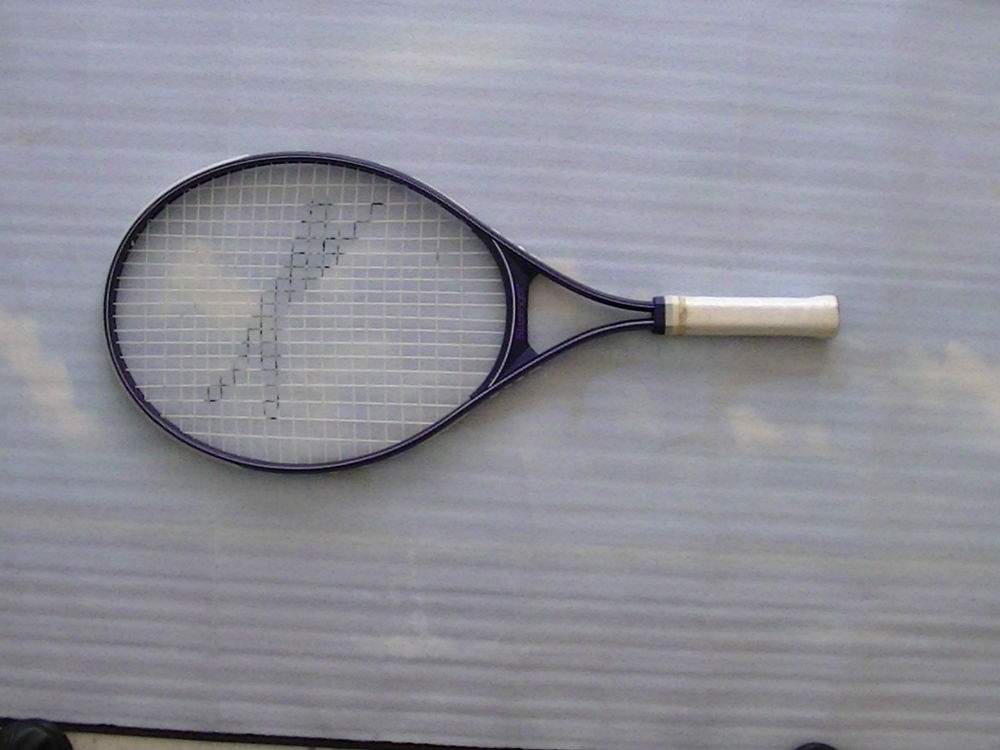 Raquette de tennis. 40 Ouveillan (11)