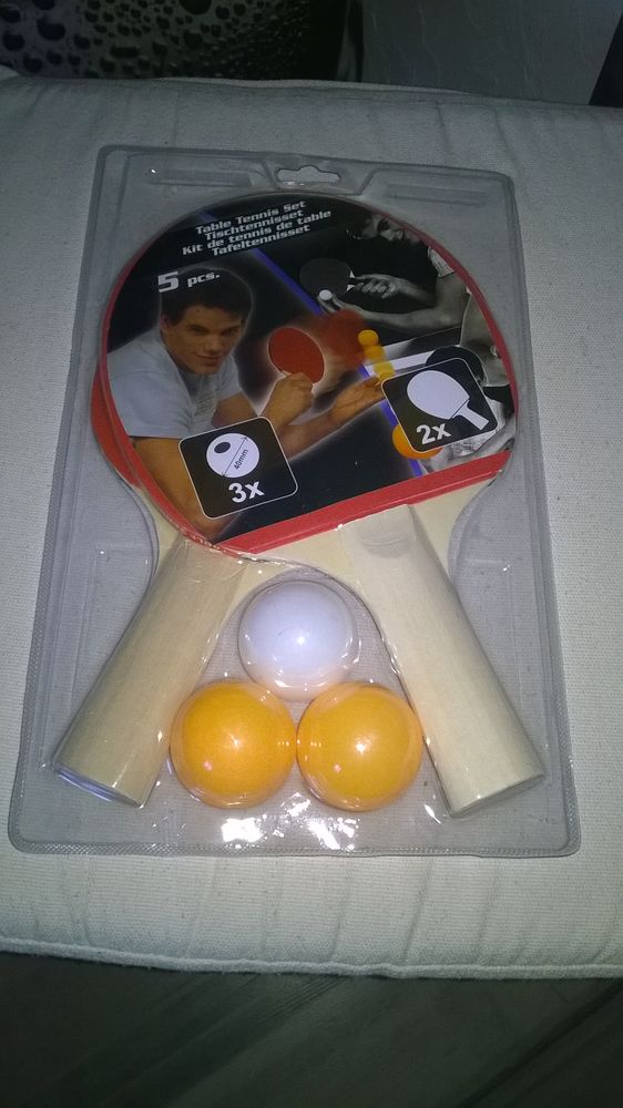 Raquettes de ping pong
Neuf sous emballage
Manche en bois
10 Talange (57)