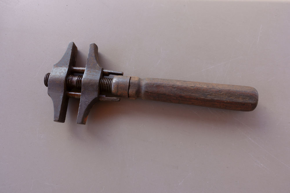 Rare Cl� ancienne Peugeot Fr�res Brever� SGDG Tout acier 25 Sanguinet (40)