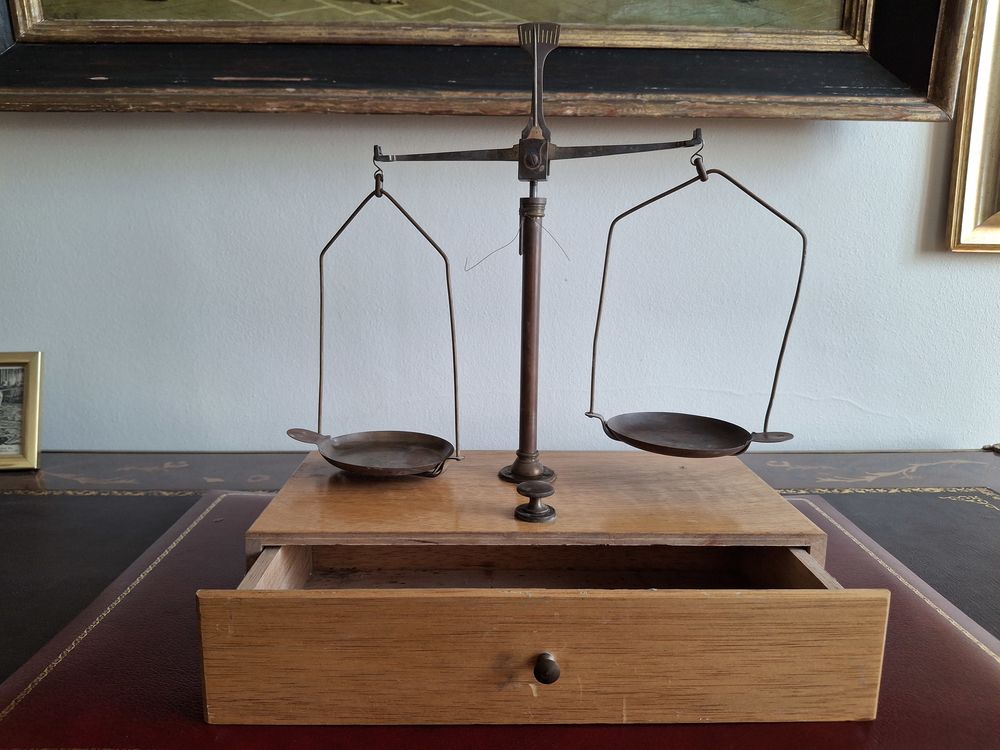 Rare balance bijoutier compl�te avec tous les poids dont cg 59 Vichy (03)