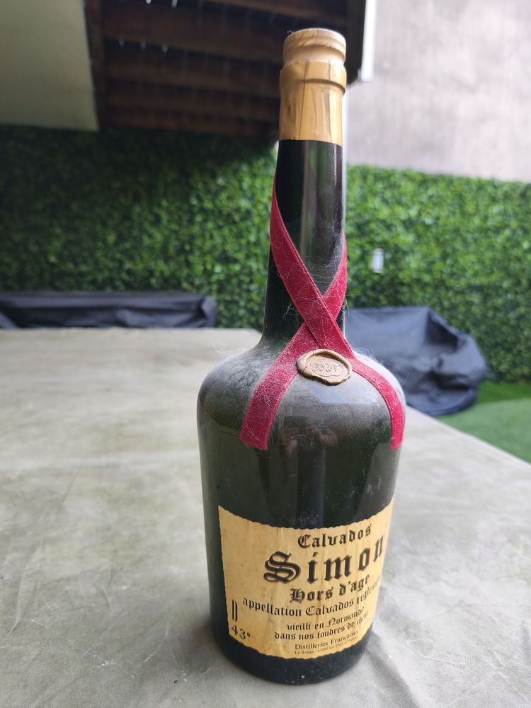 Rare Bouteille de Calvados Simon  Hors d'�ge  - Format 2L 150 Issy-les-Moulineaux (92)