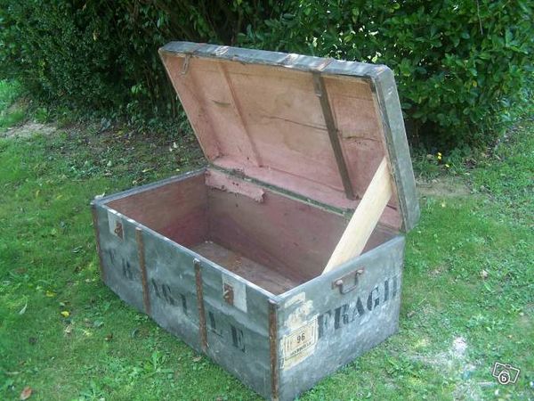 Rare               Malle centenaire qui fait voyager 350 Saint-Paul-l�s-Dax (40)