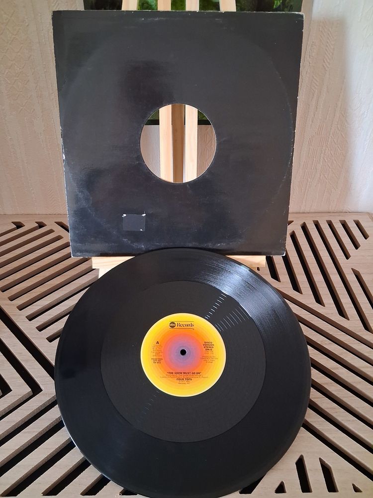 RARE MAXI SINGLE Four Tops ?
The Show Must Go On
22 Blanquefort (33)