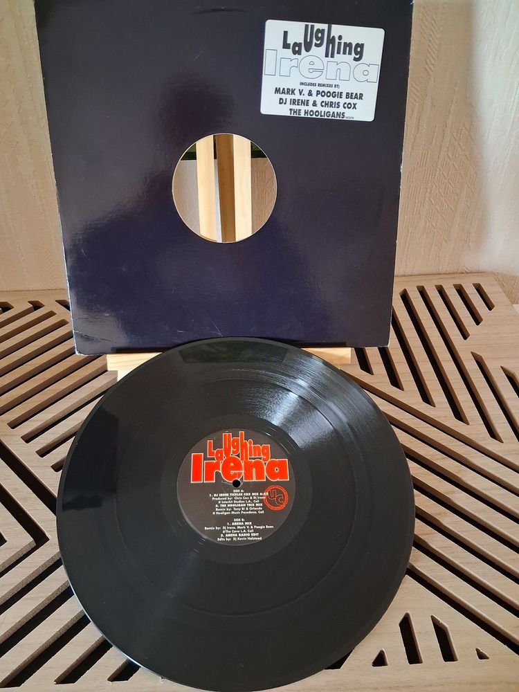 RARE MAXI SINGLE DJ Irene ?
Laughing Irena
9 Blanquefort (33)