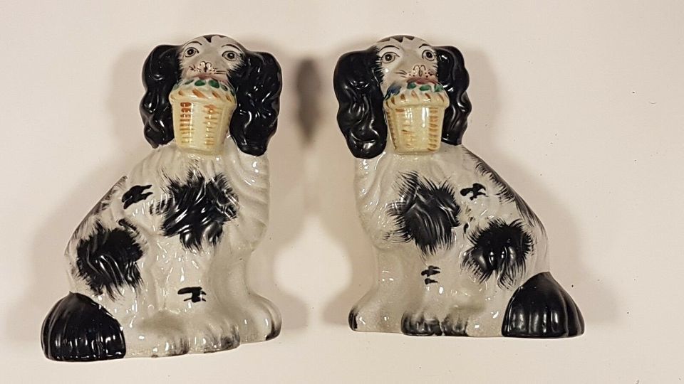 Rare Paires petits �pagneuls Staffordshire Fa�ences XIXe 300 Chevigny-Saint-Sauveur (21)