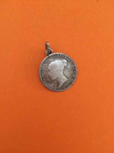Rare - Pièce argent de 6 pence 1942 en pendentif 5 Nice (06)