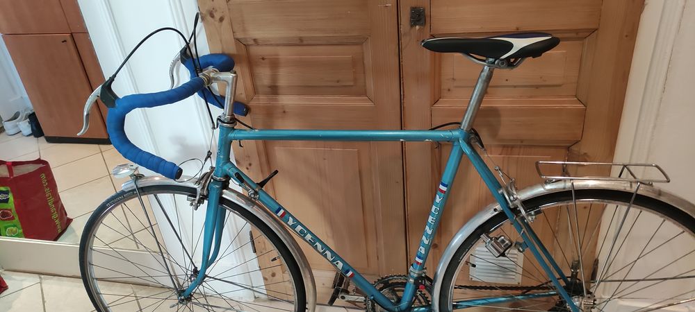 Rare Un v�lo de course YCENNA cadre acier bleu 57 cm. Tr�s b 90 Annecy (74)