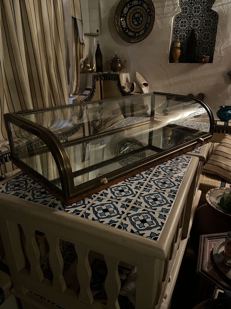 Rare vitrine en verre bomb� Art Deco 2450 La Garde (83)