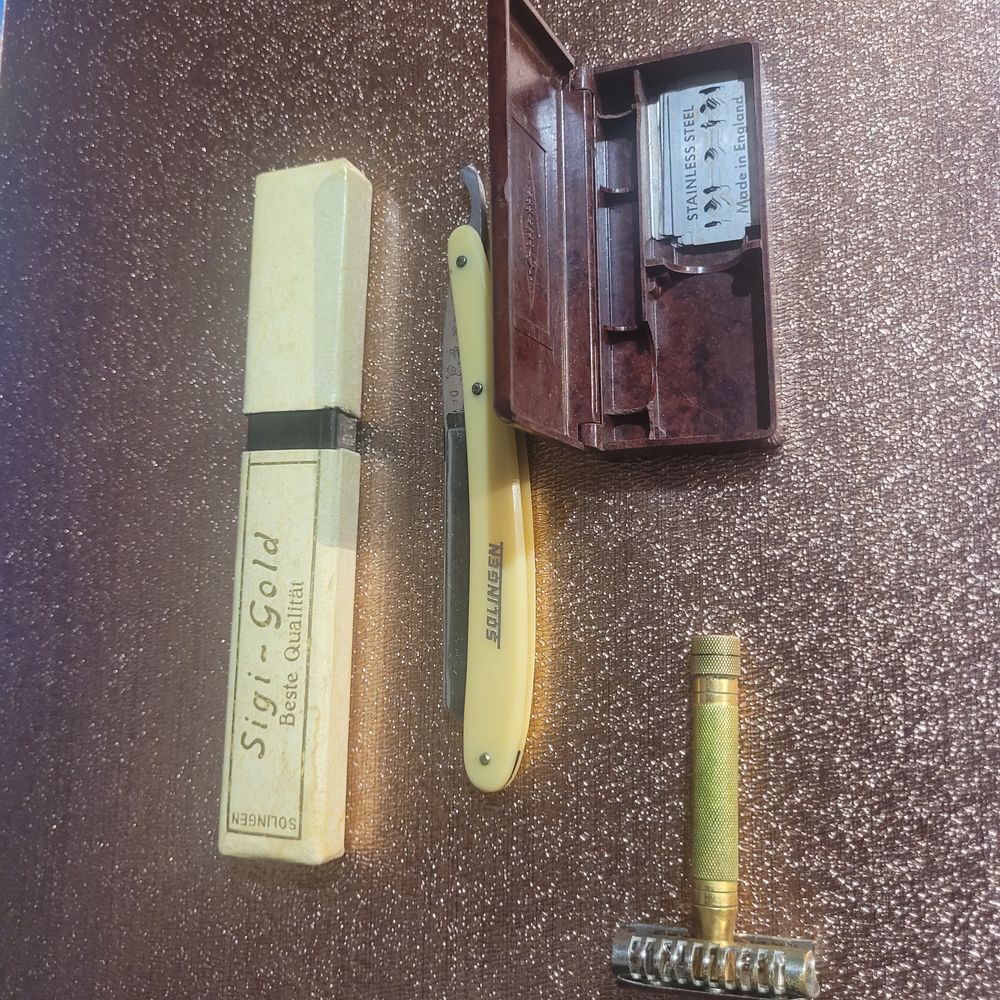 RASOIR ANCIEN / FAUTEUIL DE BARBIER 30 Poitiers (86)