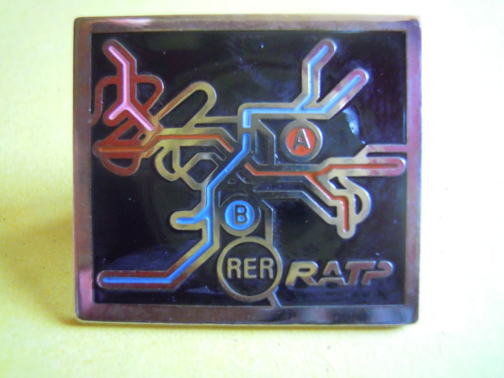 Lot de 4 pin's RATP RER A et B 3 Saint-Yrieix-la-Perche (87)