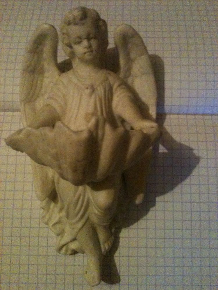 Ravissant b�nitier de chevet en biscuit, ange + coquillage 60 Bosc-le-Hard (76)