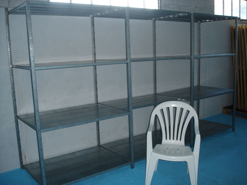 Rayonnages professionnel en acier galvaniser. 190 Charantonnay (38)