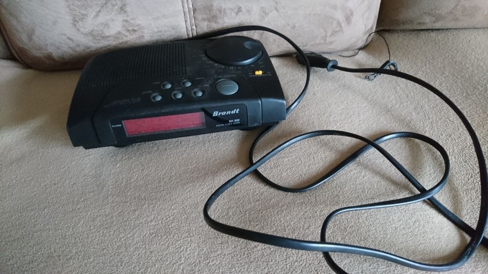 1 Rdio R�veil noir 10 Lyon 7 (69)