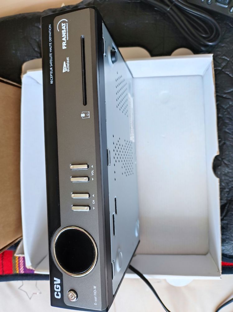 R�cepteur Satellite HD marque CGV  E-sat HD-W 25 Nancy (54)