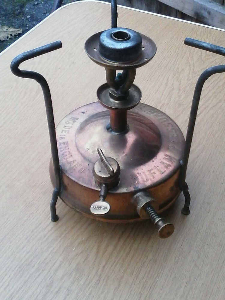 R�chaud a p�trole ancien 20 Sedan (08)