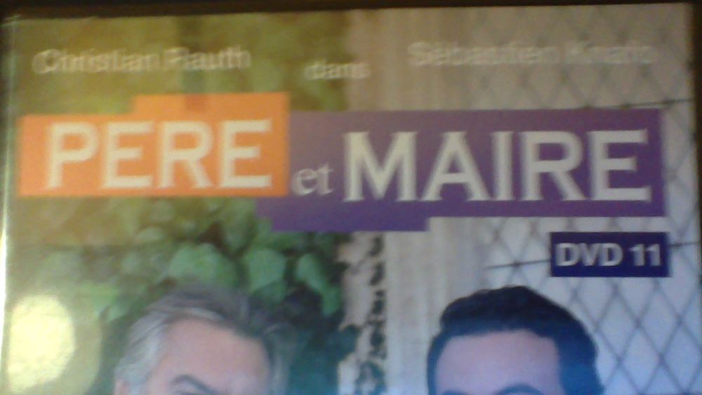 RECHERCHE DVD DE LA SERIE  PERE ET MAIRE  2 Manosque (04)