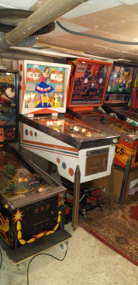 Recherche tous jeux de bar caf� avec monnayeur. 350 Les Sables-d'Olonne (85)