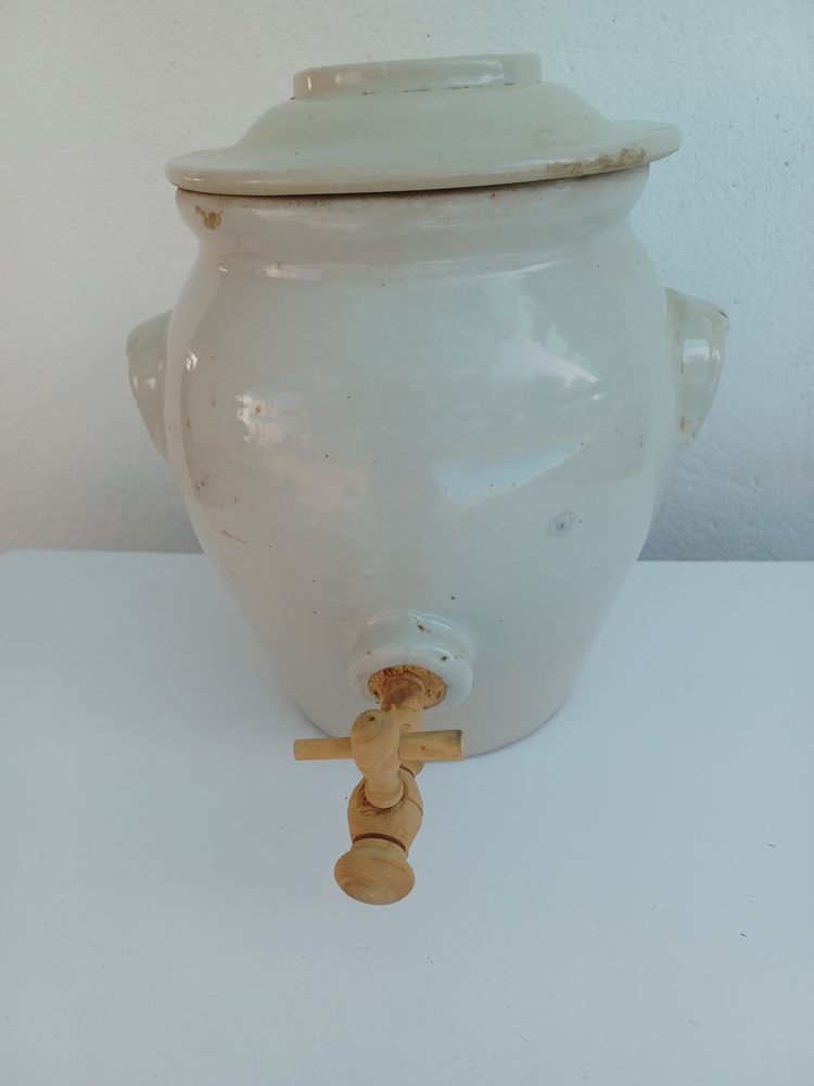 R�cipient 4L  en Gr�s avec Robinet  
20 Remire-Montjoly (97)