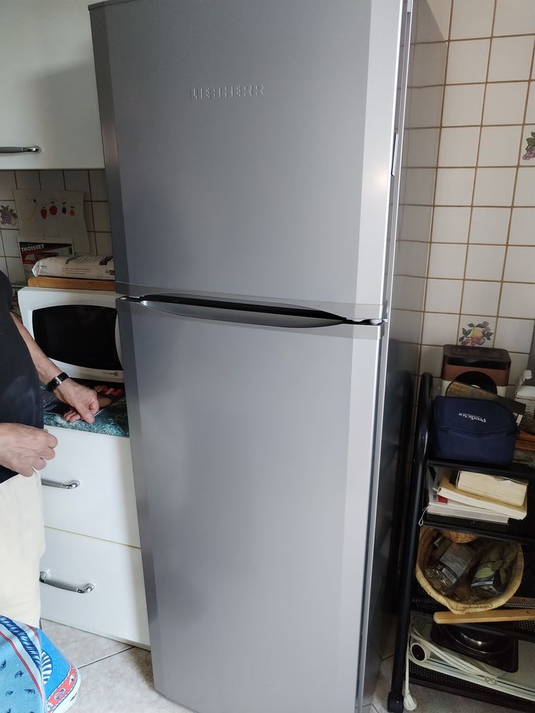 Refigerateur/Cong�lateur LIEBHERR 350 Peyzieux-sur-Sa�ne (01)