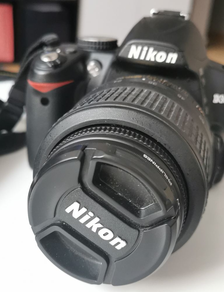 Reflex Nikon D3000 240 Lille (59)
