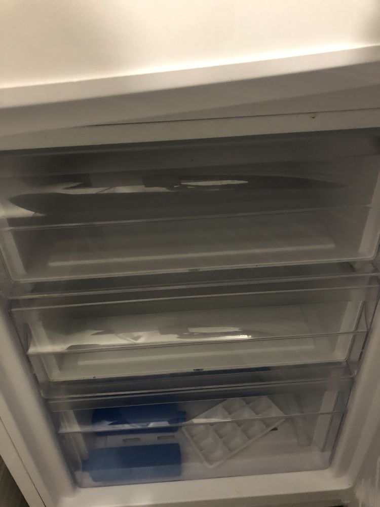 Refregirateur cong�lateur 
150 Orgueil (82)