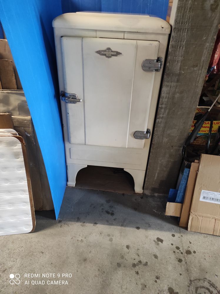 REFRIGERATEUR  1935 90 Triel-sur-Seine (78)