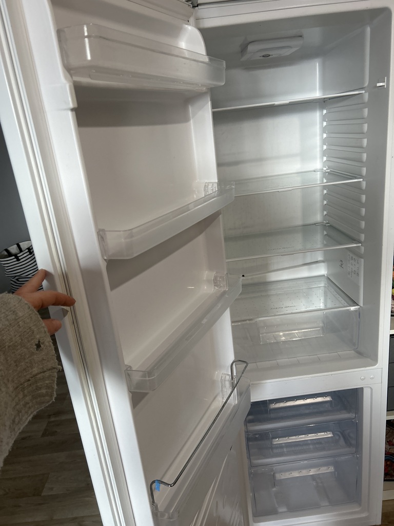 R�frig�rateur blanc 150 Montreuil (93)