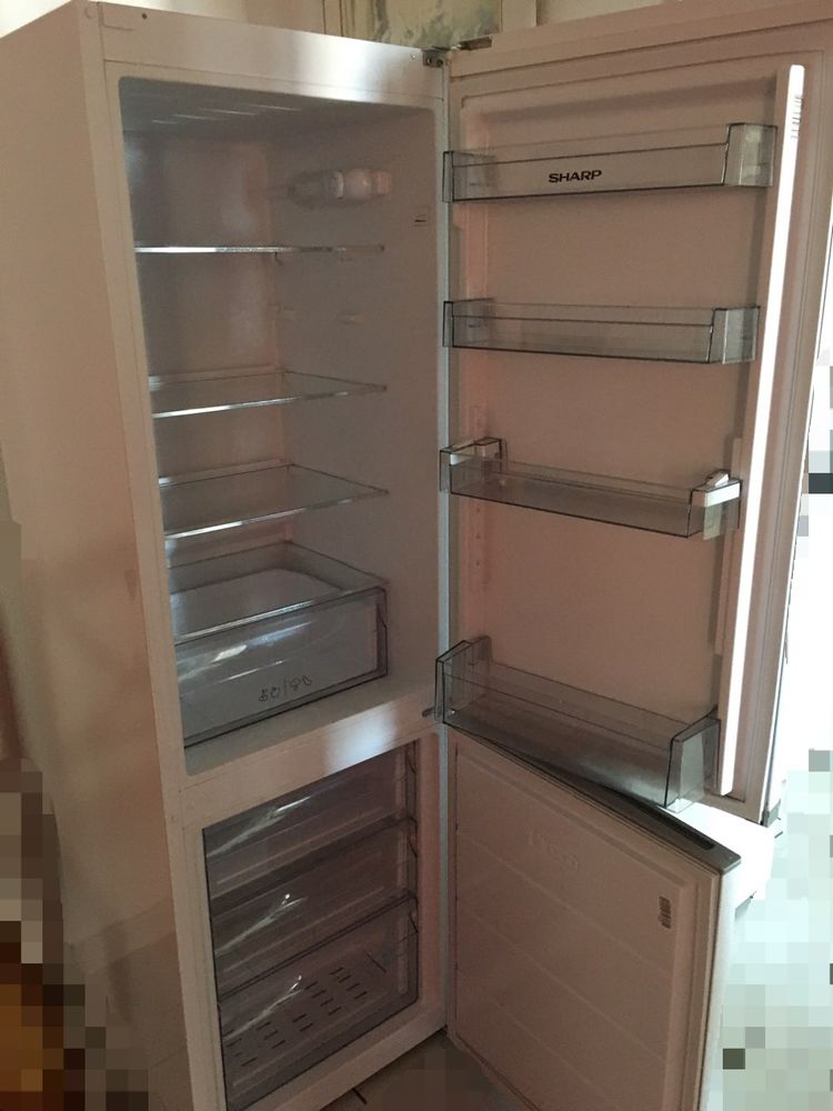 Réfrigérateur combiné congélateur Sharp TBE à Toga 245 Bastia (20)