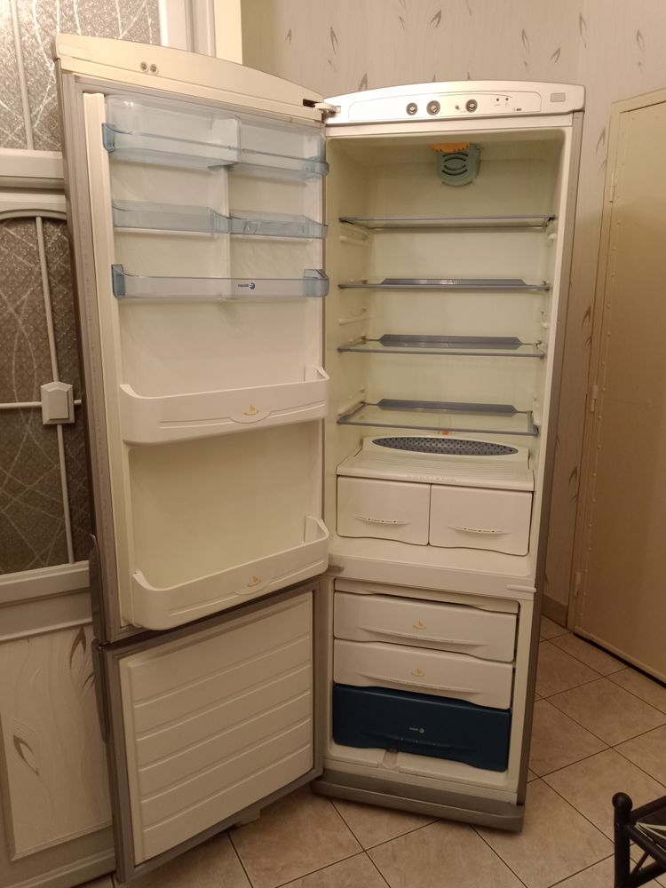 Réfrigérateur Combiné FAGOR. 160 Paris 19 (75)