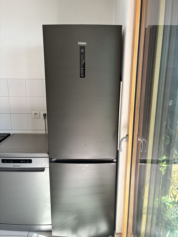 R�frig�rateur cong�lateur combin� Haier noir mat 300 Saint-Ouen (93)