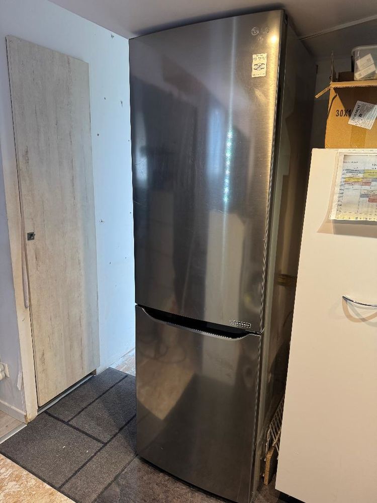 R�frig�rateur / Cong�lateur combin� (armoire) 370 Le Castellet (83)