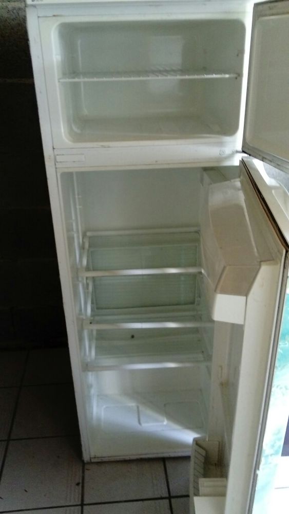 R�frig�rateur cong�lateur en l �tat 30 Telgruc-sur-Mer (29)