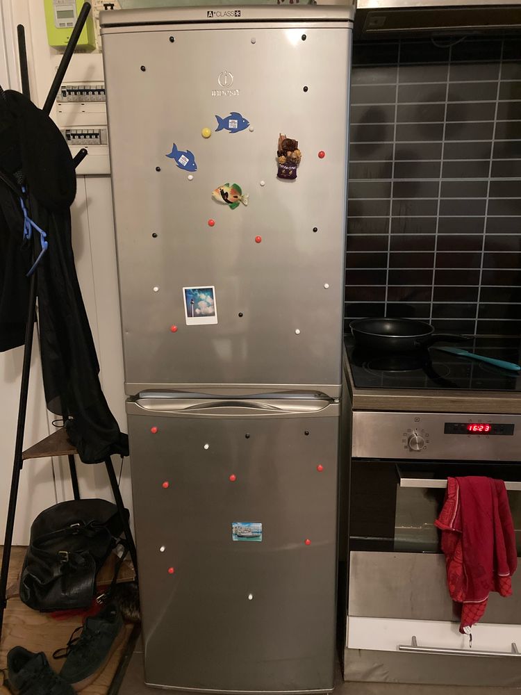 Réfrigérateur congélateur Indesit  120 Paris 18 (75)