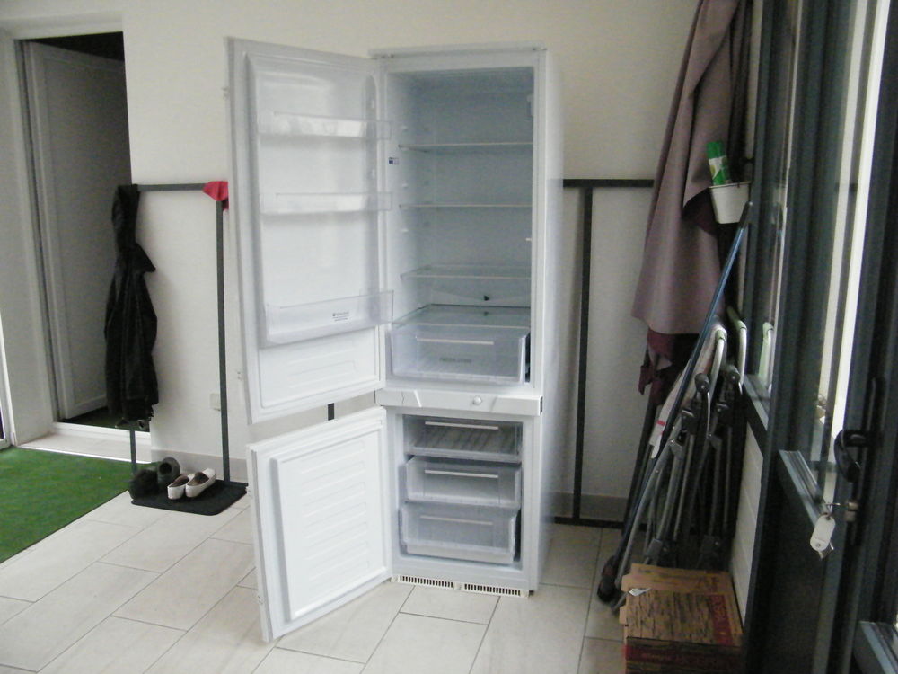 refrig�rateur cong�lateur int�grable 250 Breuillet (17)
