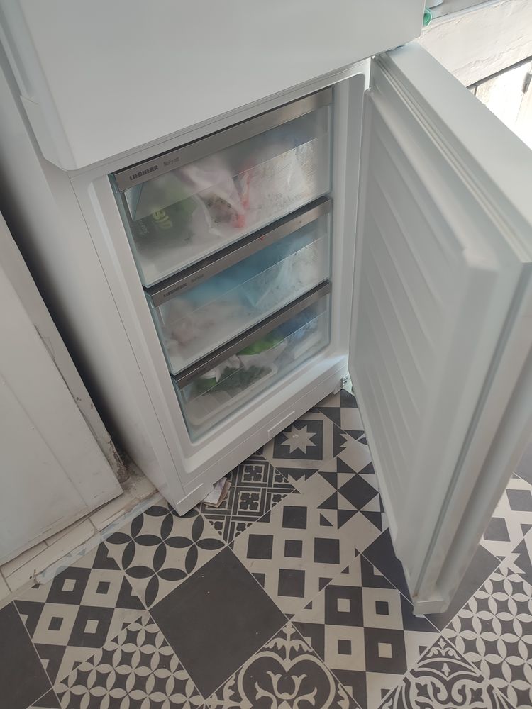 REFRIGERATEUR CONGELATEUR LIEBBHER ETAT NEUF
450 Marseille 6 (13)