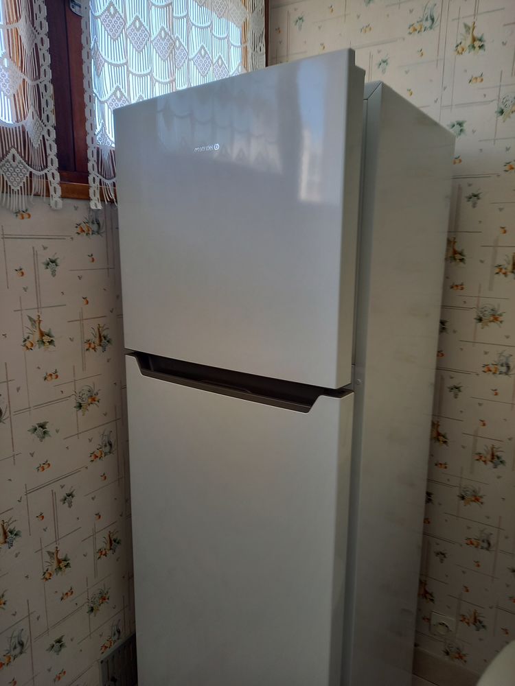 Réfrigérateur-congélateur  49 Hyères (83)