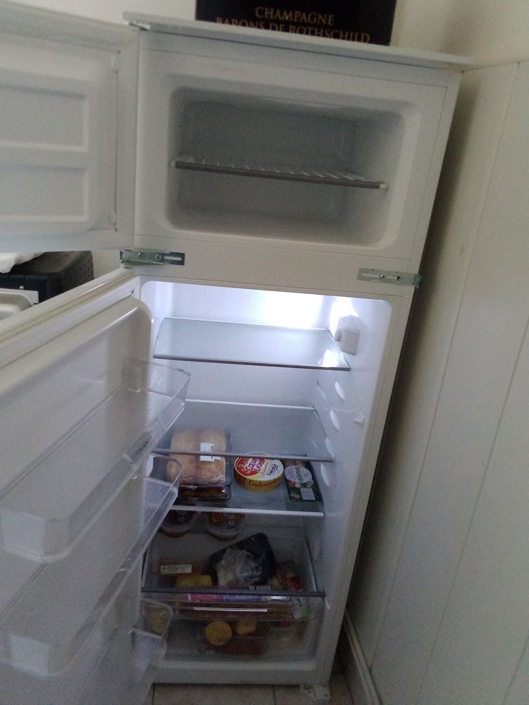 Réfrigérateur congélateur  100 Coubert (77)