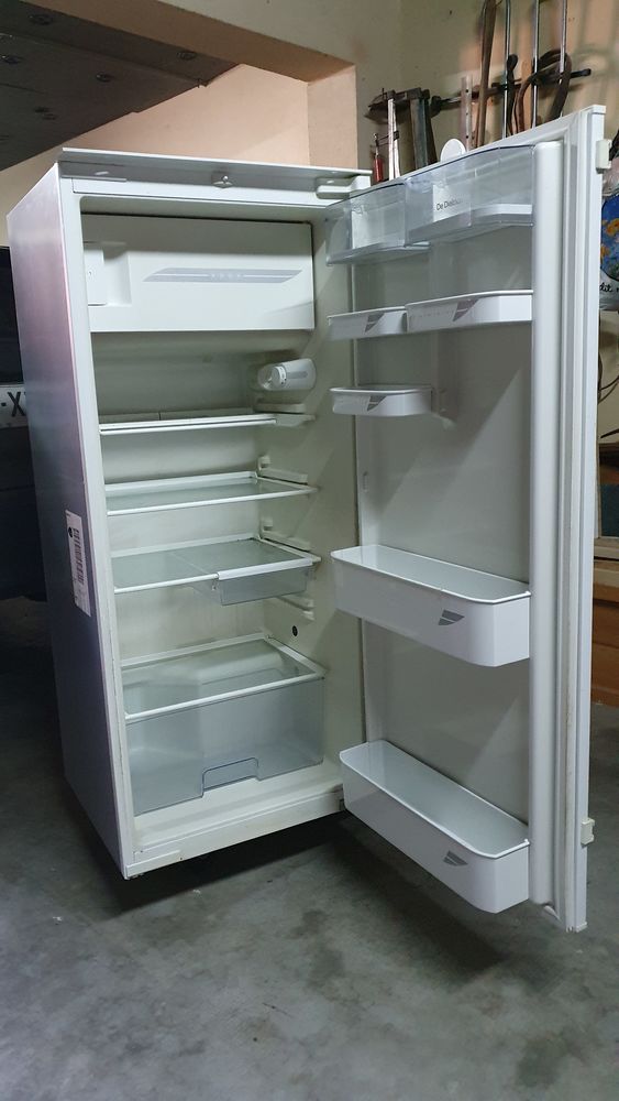 r�frig�rateur DE-DIETRICH  encastrable  H122cm l 54cm P 61cm 100 Saulxures (67)