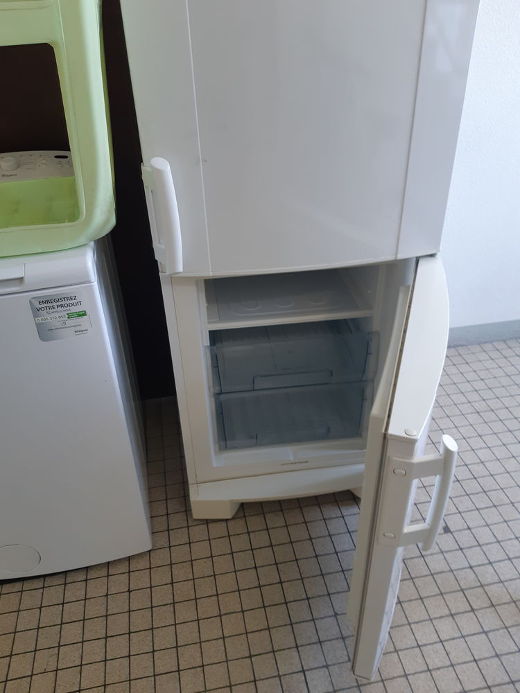 Réfrigérateur en bon état  100 Chelles (77)