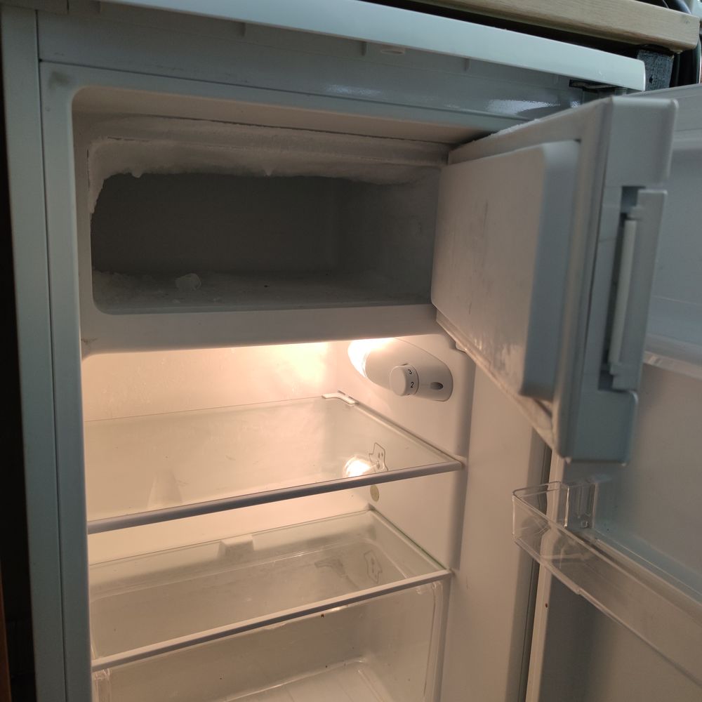 R�frig�rateur+ freezer Valberg 98 L 120 Vernouillet (78)