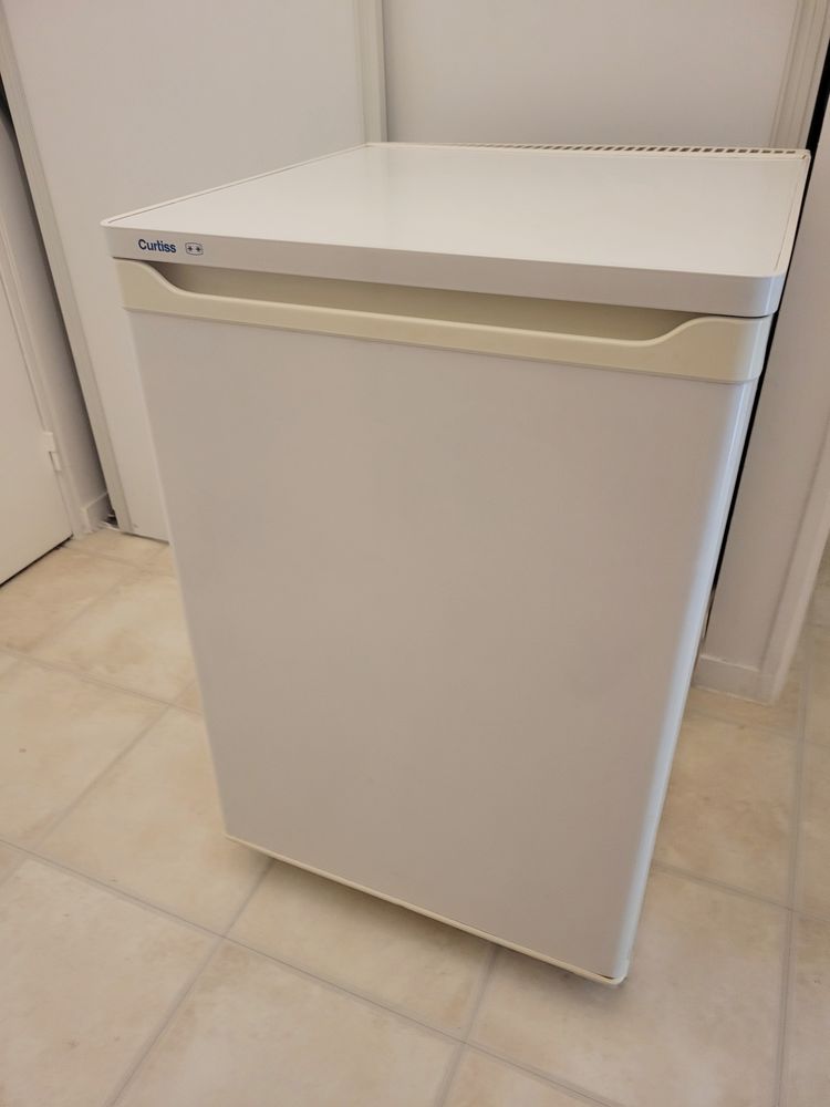 REFRIGERATEUR / FRIGO, TOP 2 �toiles, tr�s bon �tat 30 Verneuil-sur-Seine (78)