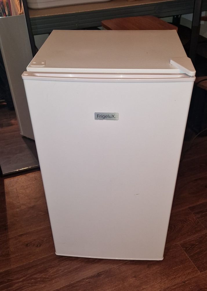R�frig�rateur 100 litres �tat neuf 60 Arles (13)