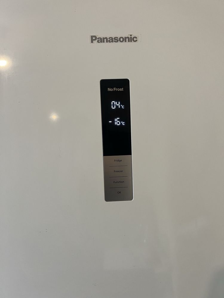 R�frig�rateur Panasonic froid ventil� 300 Saint-Hilaire-des-Loges (85)