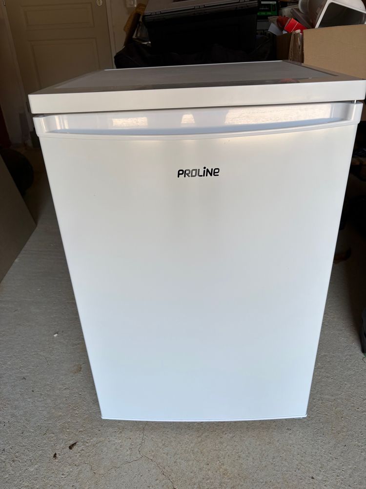 Refrigerateur Proline 120l, avec partie cong�lateur, neuf 100 Vitrac (24)