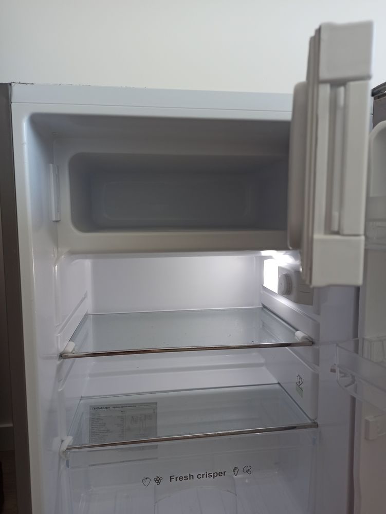 R�frig�rateur Thomson 109L sous plan gris 110 Aubervilliers (93)