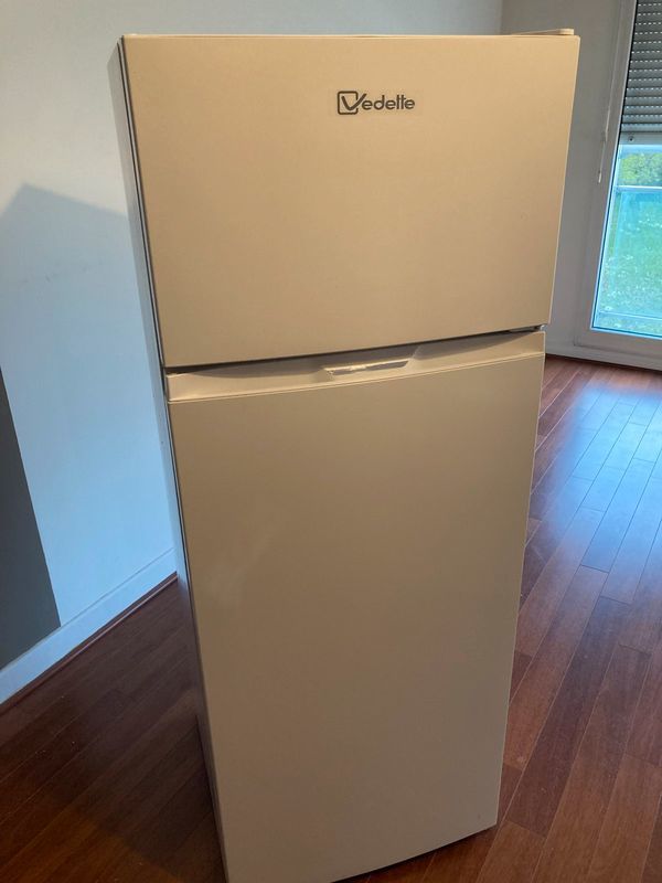 R�frig�rateur VEDETTE 2 portes 240 Laxou (54)