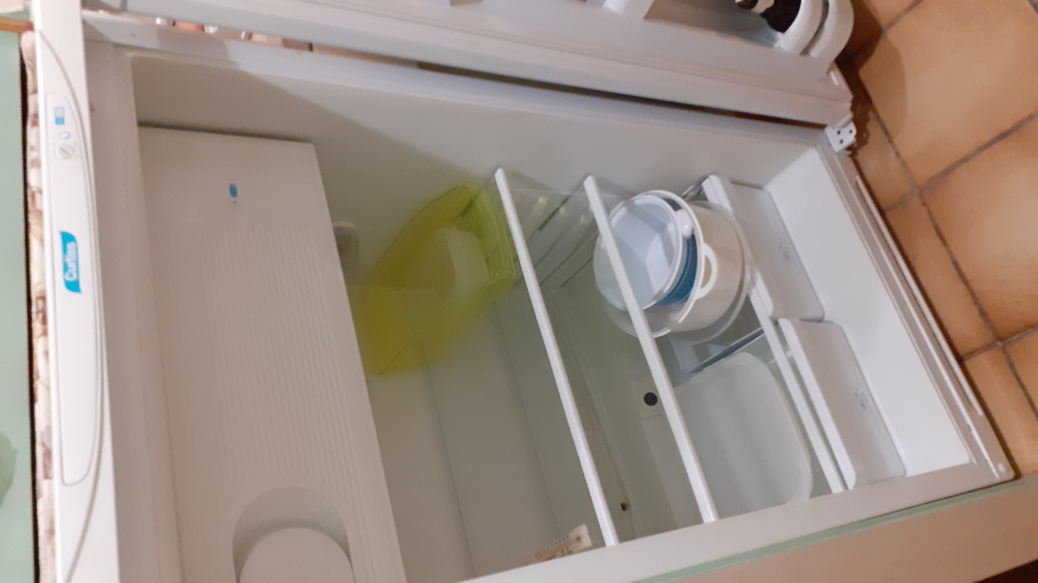 R�FRIG�RATEUR 4? 75 Saintes (17)