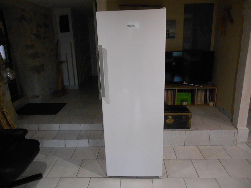 REFRIGIRATEUR SUPER ETAT      VENDU CAUSE DOUBLE EMPLOI 0 Dampniat (19)