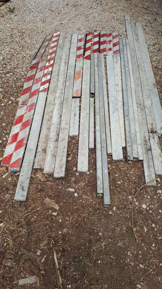 Lot des r�gles aluminium 0 Ollioules (83)