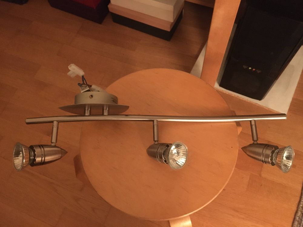 R�glette electrique Philips 3 spots orientables led 50W en a 50 Le Pecq (78)